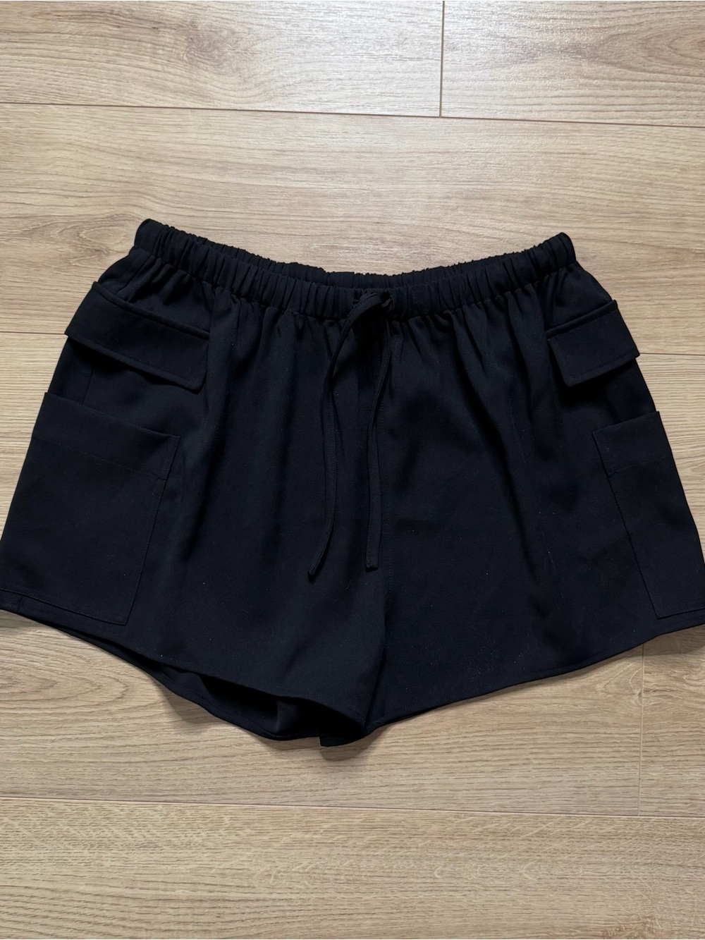 Reformation Black Cargo Pocket Shorts Size Medium